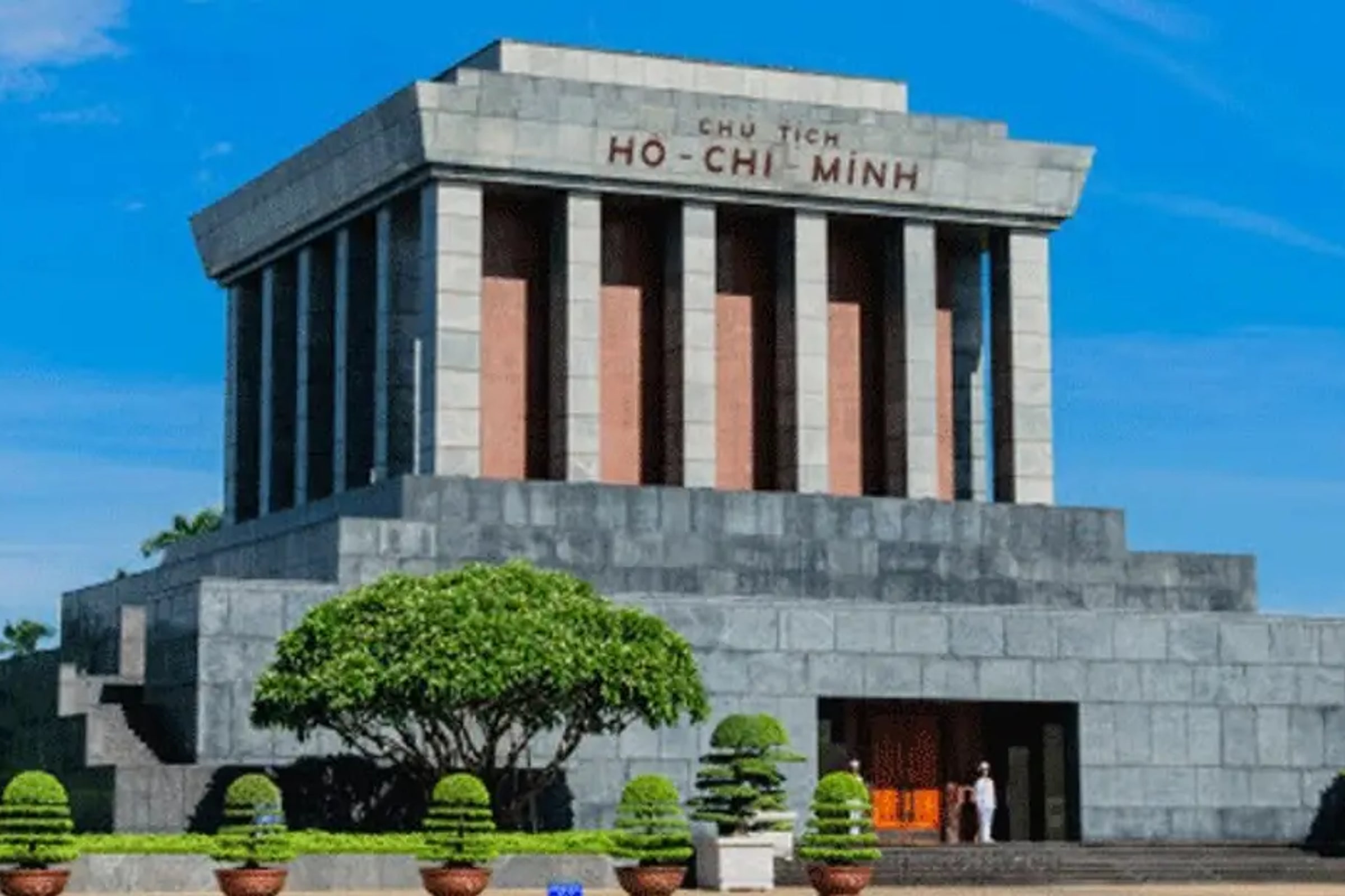 Small Group Half-day Tour at Hanoi City with Temple and Mausoleum